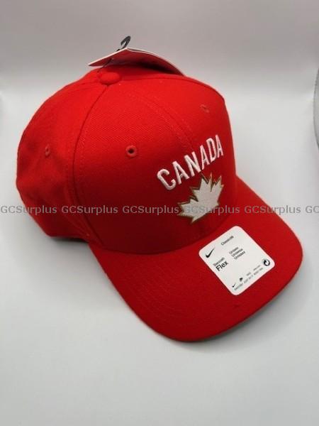 GCSurplus_PSPC's tweet image. Show your Canadian pride in style! From flex caps to jerseys, these must-haves are perfect for game days, cottage weekends and everything in between. 🇨🇦 

Score yours today on #GCSurplus ➡️ ow.ly/9T5l50XbMnY