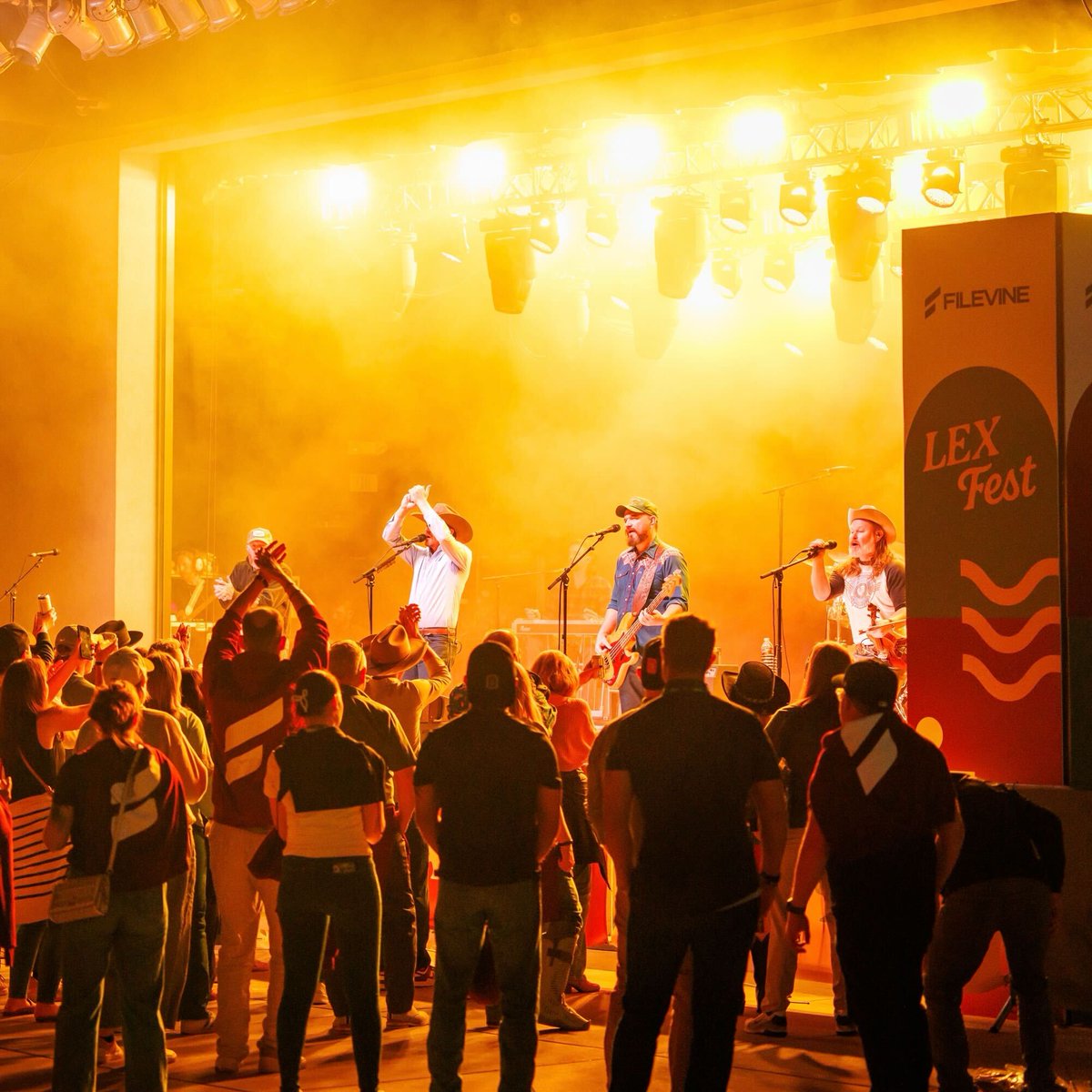 filevine's tweet image. Legal leaders from across the country came together for #LEXFest, a night of live music from Turnpike Troubadours, food trucks, cocktails, and late-night pickleball showdowns.

LEX Fest 2025 was the legal tech party of the year. 🔥

#LEXSummit2025 #Filevine #LegalTech
