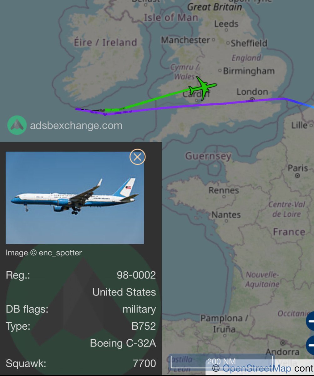visegrad24's tweet image. BREAKING:
A U.S. Air Force C-32 carrying Secretary Pete Hegseth has turned back to the UK after declaring a 7700 emergency