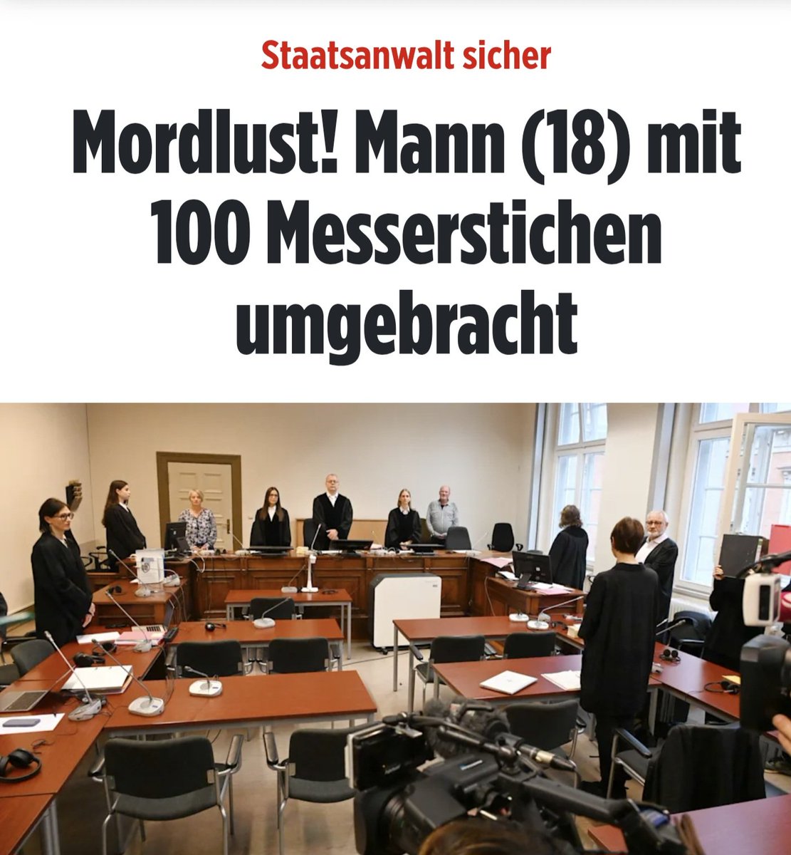 Mann (18) mit 100 Messerstichen umgebracht

Zwei junge Männer (18 und 19) lockten einen 18-Jährigen in den Hamburger Stadtpark, füllten ihn ab und stachen auf ihn ein, bis er tot war.

Insgesamt 100 Messerstiche haben sie dem Opfer zugefügt!

Seit heute müssen sich die Täter