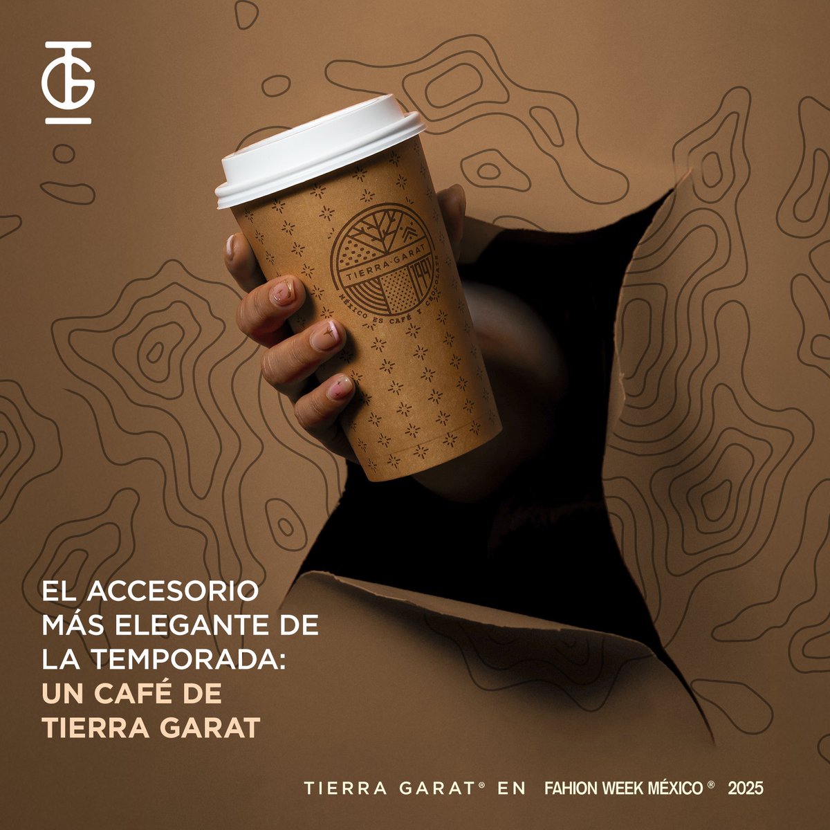 Cuando el café se convierte en parte del outfit ☕👗. #TierraGaratEnFashionWeek