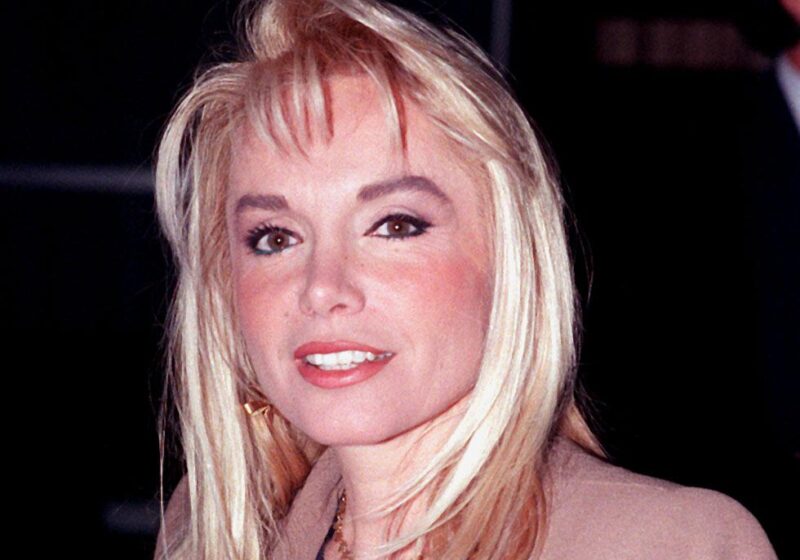 BillyDeMountain's tweet image. Post your first crush.

Oggi non saprei se ha fatto un patto col diavolo, o se è il mostro della laguna nera sotto mentite spoglie