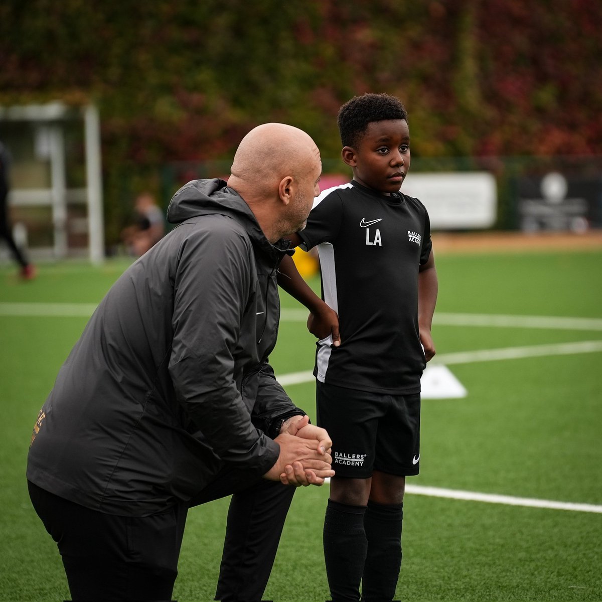 BallersAcademy_'s tweet photo. 📸 Coaching isn’t just about drills or tactics, it’s about guiding our young players to learn, grow, and believe in themselves with humility and confidence.
Every session is a chance to improve, make mistakes, and get better together. ⚽
#BallersAcademy #PersonFirst #humility #FootballDevelopment #YouthFootball #PlayerDevelopment #BallersFamily #FootballCoaching
