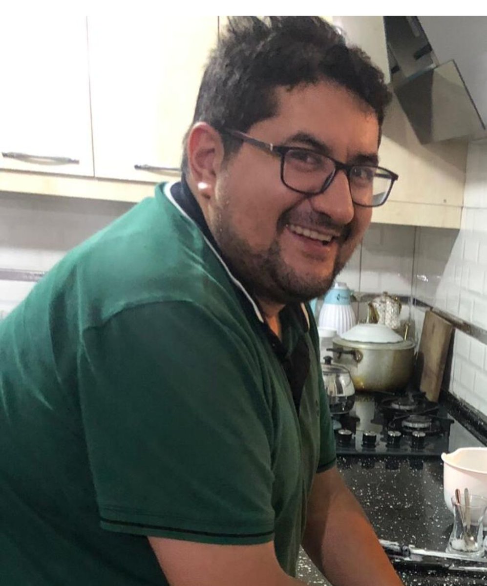 zyfh8iS's tweet photo. Erzurum Aziziye Koleji’nde görev yaptığı için 8 yıl 6 ay hapis ceza verilen ve 5,5 yıl yattıktan sonra tahliye edilen KHK’lı öğretmen Ender Gökmen (39), Erzurum’daki evinde geçirdiği kalp krizi sonucu dün VEFAT ETTİ.

11AylıkEfeyi Kurtarın https://t.co/roAU11fYPP