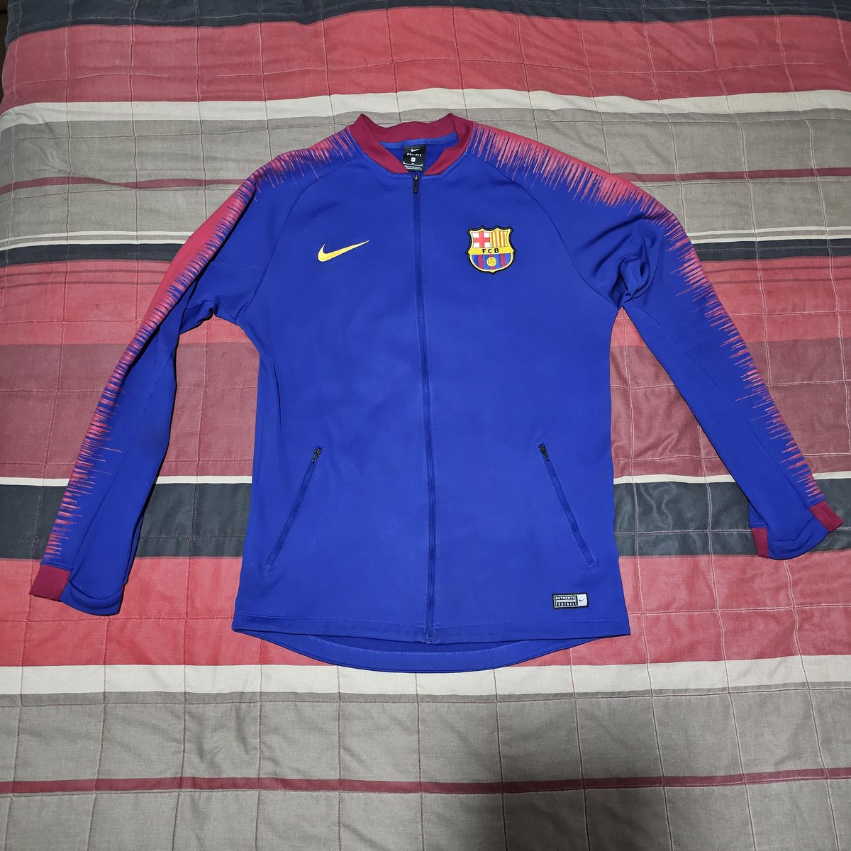 vicjoker's tweet photo. #Venta #ManchesterUnited #Chciharito #FCBarcelona en venta Jersey Manchester United (Chicharito #14) y Chamarra Entrenamiento FC Barcelona ambas Talla Mediana. WhatsApp: 44 33 95 00 07 https://t.co/aQfaPVqxRC
