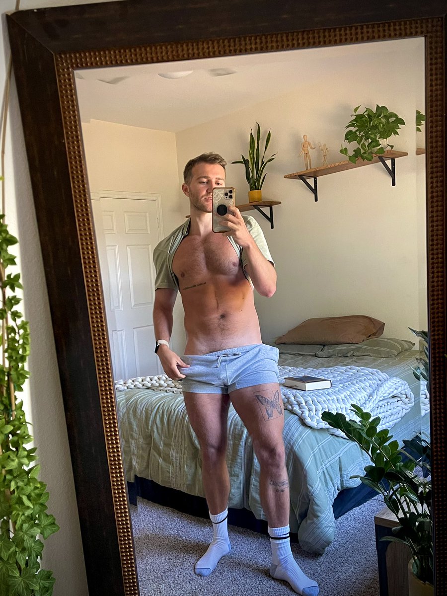 justinthelane's tweet photo. Thigh content https://t.co/mWiJwpSThU