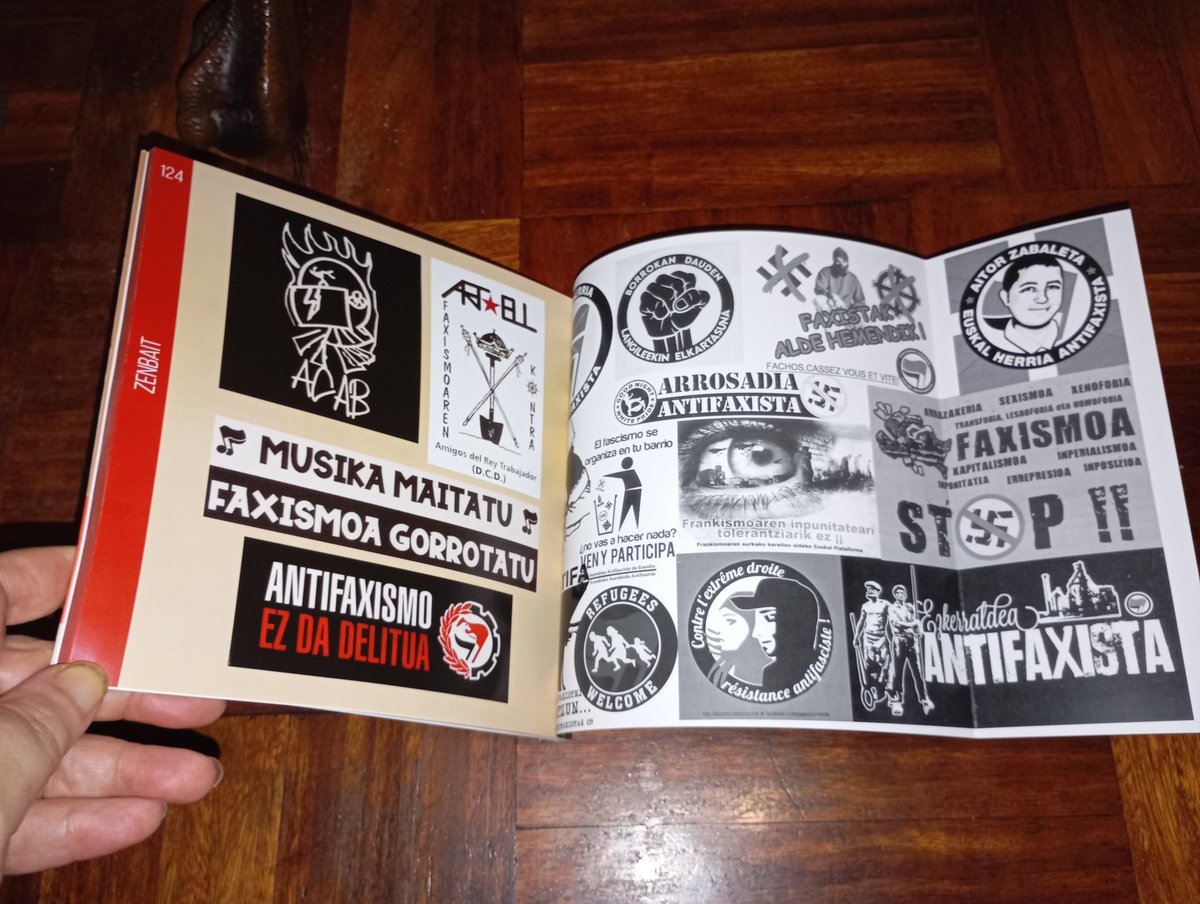 Antifaxismoa's tweet photo. Nuevo libro 📖📕
Historia de la pegatina Antifascista en Euskal Herria

"Antifaxismoa Euskal Herrian"

124 pag 📕
Todo color
Papel de calidad
15 €
@pegatineroak
@Antifaxismoa https://t.co/J2VwlWxOqy