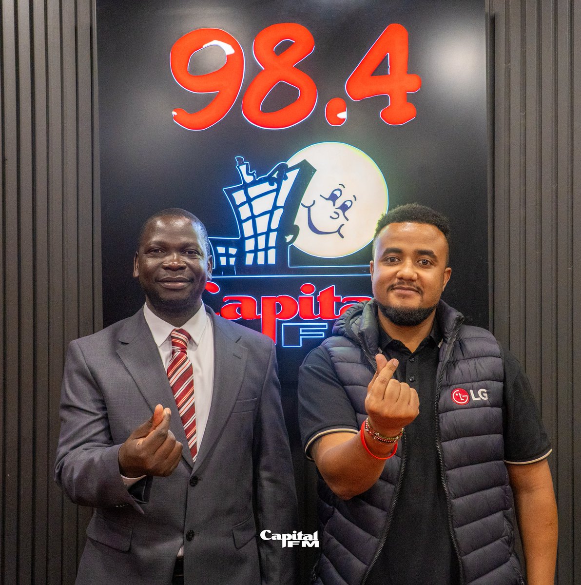 TheFuse984's tweet image. !! INTERVIEW HIGHLIGHT!!

@LGEastAfrica  has officially launched the LG ARTCOOL Air Conditioner in Kenya, a premium home solution that blends modern design with advanced technology.

Catch all my interviews on my @SoundCloud 

#TalktoAnne #InterviewHighlights #LG #LGArtcool