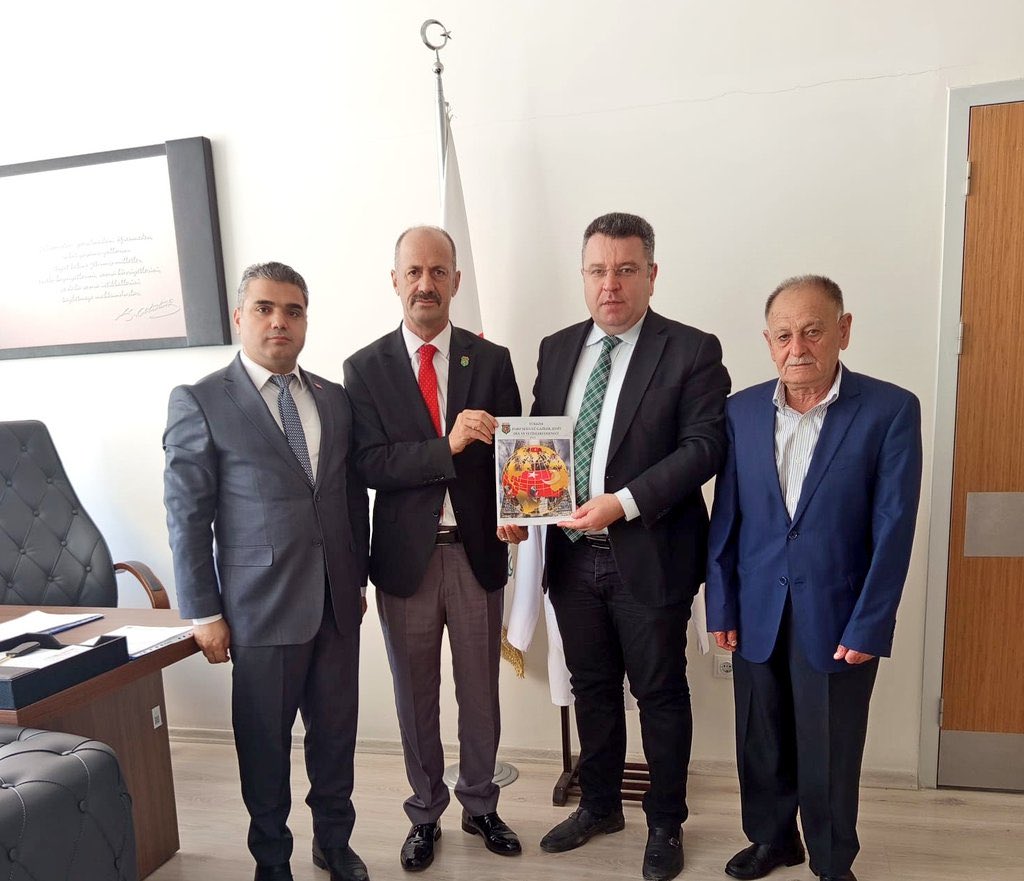 Türkiye Gaziler Şehit Dul ve Yetimleri Derneği Şanlıurfa Şube Başkanı Sn Mehmet Yavuz ve Başkan Yardımcısı Sn Emrullah Atçı kardeşim bizi ziyaret ettiler.Güzel sohbetleri için teşekkür ederim ayaklarınıza sağlık🙏