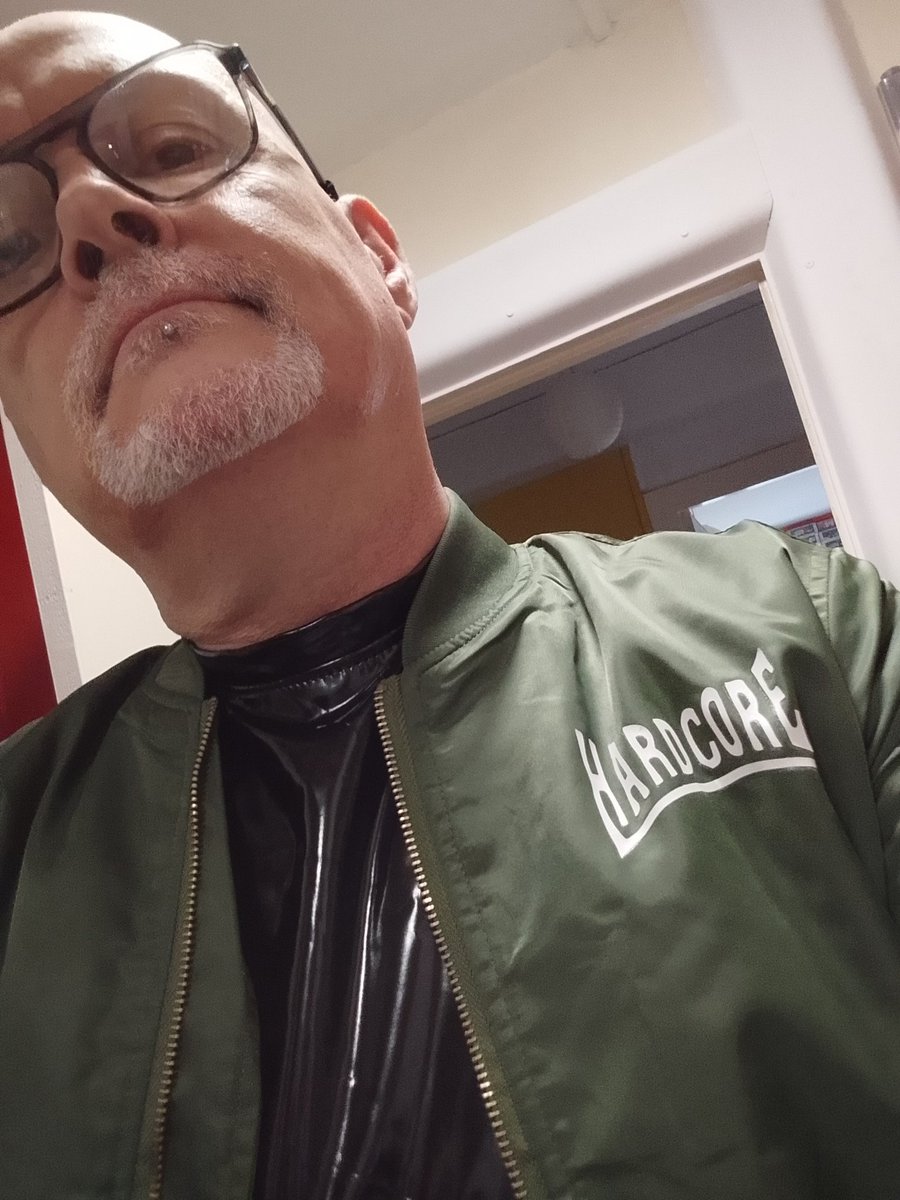 🇬🇧🏳️‍🌈 Uneekskin🏳️‍🌈🇬🇧 (@bombskinhead) on Twitter photo 