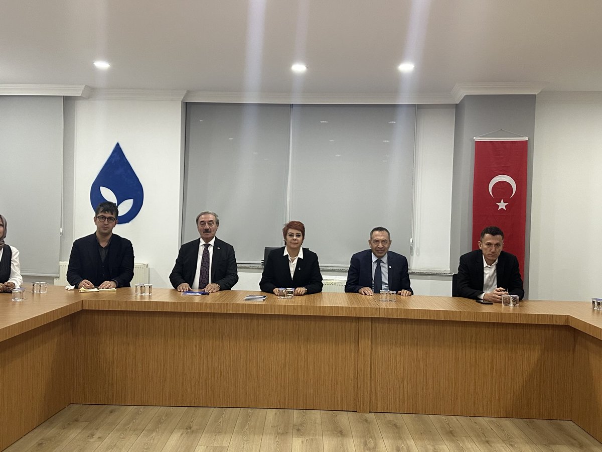 Ankara il başkanımız başkanlığında ⁦<a href="/elcinguloren_/">Elçin Gülören</a>⁩ il yönetimi toplantısına katıldık.