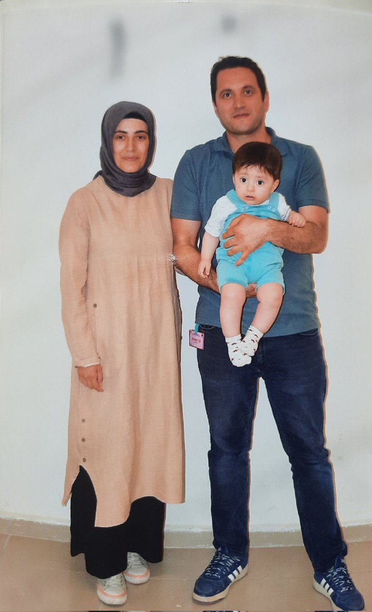 ṢU TAG'A BİR EL ATSAK GÜZEL İNSANLAR

Yargıtay kararına rağmen 
11 aylık Murat Efe,annesiyle birlikte cezaevi duvarları arasında kalıyor.Yargıtay kararını bozdu
ama 4 aydır içerideler.
Ekim ayındaki duruşma olacak.

Lütfen Bu masumiyete kulak versek

11AylıkEfeyi Kurtarın