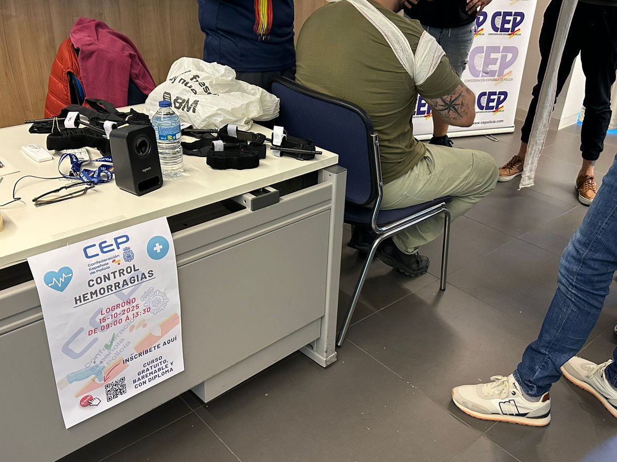 Hoy queremos agradecer a los participantes de <a href="/policia/">Policía Nacional</a> y <a href="/guardiacivil/">Guardia Civil</a>, nuestro enfermero de confianza, la Jefatura superior de Policía de la Rioja y el <a href="/ceplarioja/">Cep La Rioja</a> , por la asistencia y ayuda al curso de #controldehemorragias que se ha celebrado hoy en #Logroño.