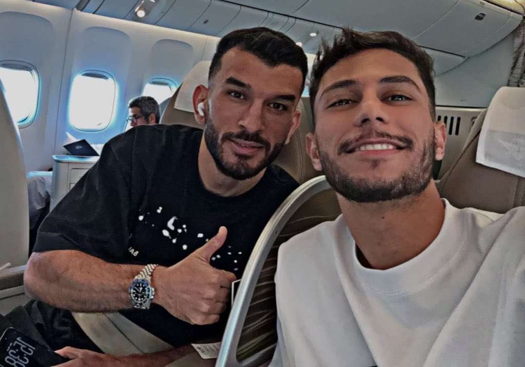 🚨🚨🚨🚨🚨🚨🚨🚨🚨🚨🚨🚨

يسري بوزوق برفقة امير سعيود لاعب الحزم

 #الرائد
