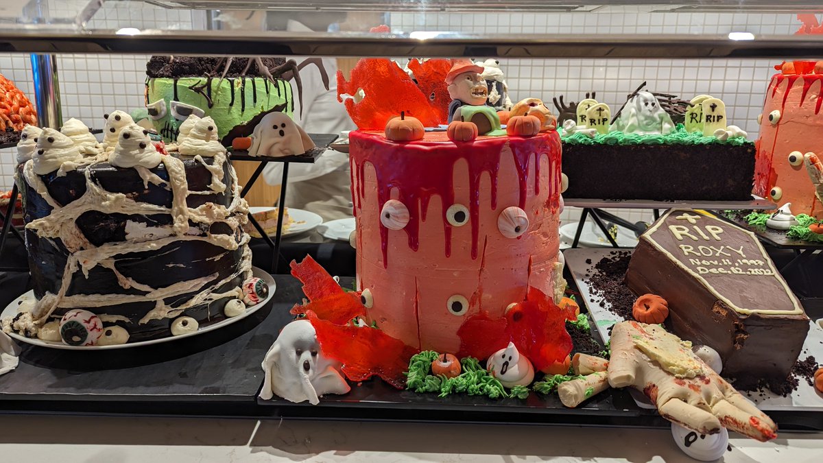 live4sights's tweet image. Boo! It's the season of #scary things with lots of #round pumpkins. A lot of kids also love Halloween and are so #happy with all the treats given out.

An early Happy Halloween to everyone!

#panoChallenge #PanoPhotos