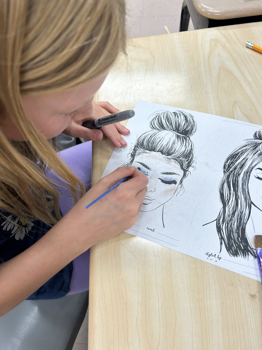 Makeup day in Fashion Design Club is always a fav! Smokey eyes and contouring techniques! <a href="/LISShines/">LIS Shines</a>