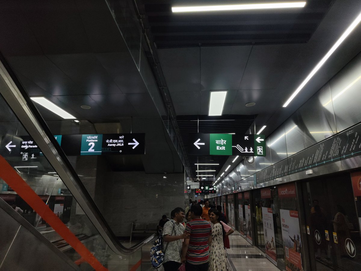 Santoshvenki5's tweet image. Late to the party, but a pic of Mumbai&apos;s recent sensation #metroline3 aqua line.
PS: This was during the days where it was operated partially. On a Sunday evening...
@MumbaiMetro3 @AshwiniBhide