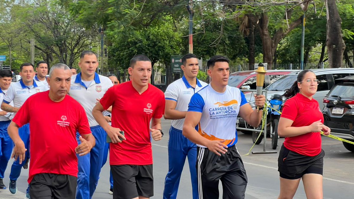 policia_py's tweet image. 𝗔𝗰𝘁𝗼 𝘀𝗼𝗹𝗲𝗺𝗻𝗲 𝗱𝗲 𝗲𝗻𝗰𝗲𝗻𝗱𝗶𝗱𝗼 𝗱𝗲 𝗹𝗮 𝗽𝗶𝗿𝗮 𝗱𝗲 𝗹𝗮 𝗮𝗻𝘁𝗼𝗿𝗰𝗵𝗮
facebook.com/rrpnacional/po…
@MDI_Paraguay