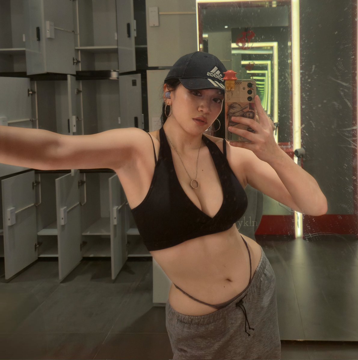firstletterisY's tweet photo. Don't point out the fact that I have posted this outfit here already, this is a mirror selfie so it's different and doesn't count ok https://t.co/NIjlP9kt7F