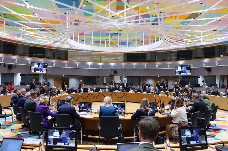 FinlandinEU's tweet image. Tonight in Brussels: EU Defence Ministers are meeting to discuss Europe's defence readiness.
Minister Antti Häkkänen is representing Finland. 🇫🇮🇪🇺
More about the meeting: consilium.europa.eu/en/meetings/fa… #FAC