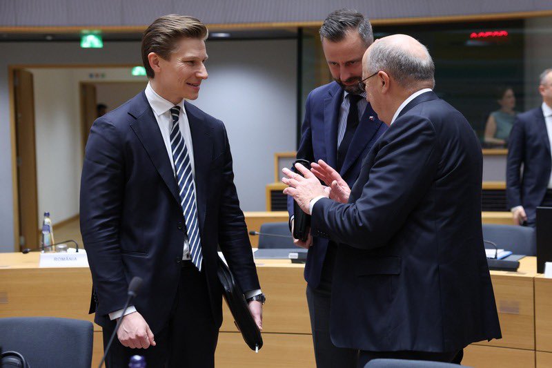 FinlandinEU's tweet image. Tonight in Brussels: EU Defence Ministers are meeting to discuss Europe's defence readiness.
Minister Antti Häkkänen is representing Finland. 🇫🇮🇪🇺
More about the meeting: consilium.europa.eu/en/meetings/fa… #FAC