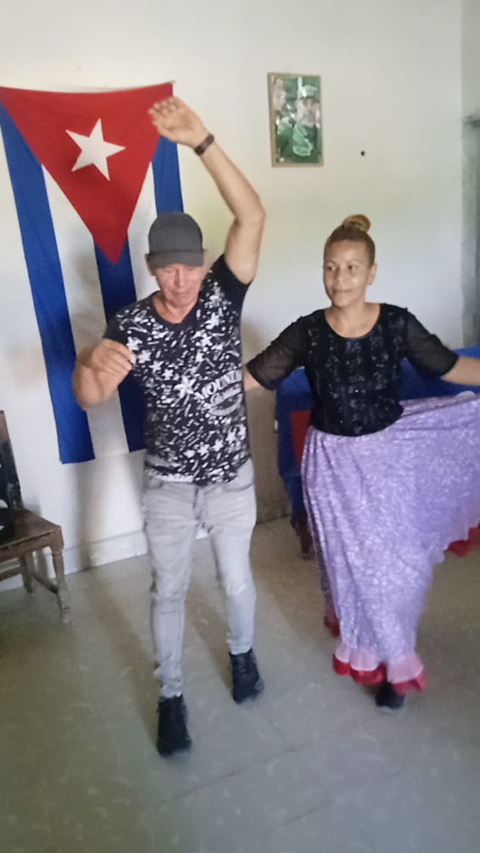 BjmCueto's tweet photo. Una mañana diferente, donde Instructores de Arte de la BJM, la Casa de Cultura y Promotores Culturales desarrollaron  Asaltos Culturales en el marco de la jornada de la cultura y el 21 Aniversario de la creación de la BJM
#RaicesQueForjanHistoria https://t.co/5cKL4DTWgv