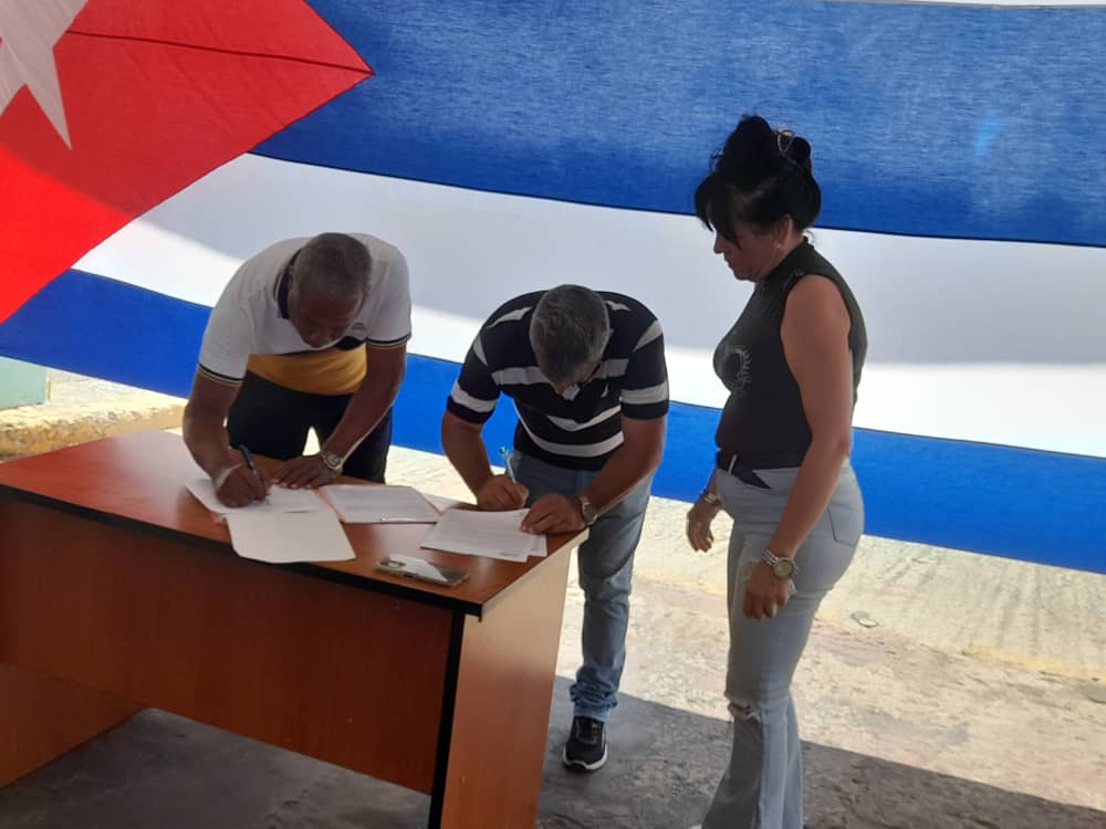 Concluyó hoy el proceso de entrega y recepción del cargo de Director General de la Empresa Provincial de Pasajeros por Ómnibus. Alberto Weekes Hernández asume la responsabilidad, desde el Grupo Empresarial de Transporte le deseamos muchos éxitos.
#Transporte 
#PinarDelRío
