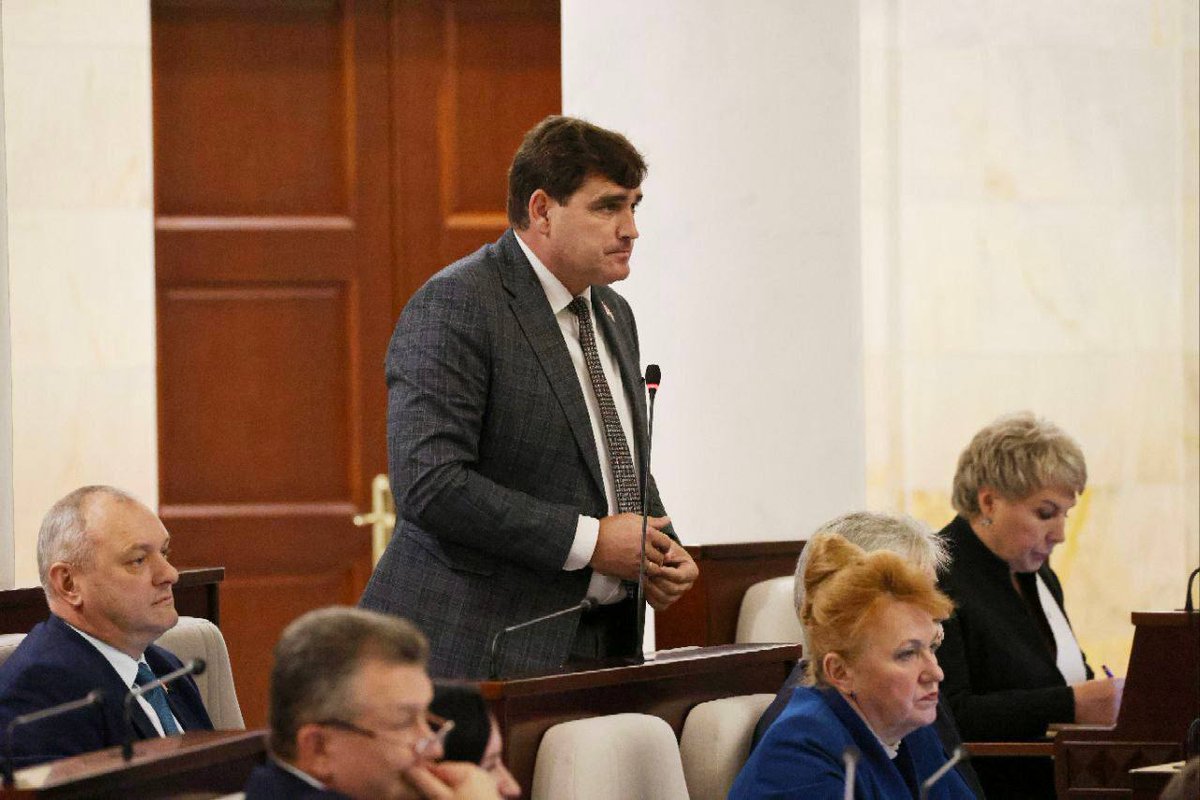 PressMinyust's tweet photo. 🗓15 октября депутатами Палаты представителей в первом чтении принят проект Закона Республики Беларусь «Об изменении законов по вопросам нотариальной деятельности».

С докладом по законопроекту выступил Министр юстиции Беларуси Евгений Коваленко. https://t.co/ru0UalJQOs
