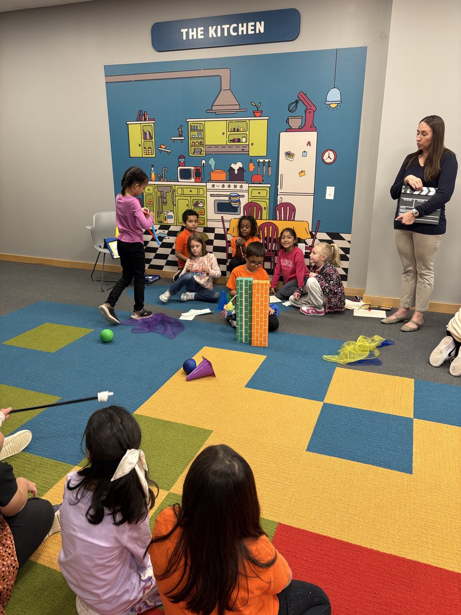 MissSterner's tweet photo. Today we learned two important lessons:
1. We are all unique in our own way
2. We can be a good friend &amp; classmate to help prevent bullying 
Thank you to the Susan Byrnes Health Center for having us! 🧡🖤 https://t.co/hyS7gn7gJO