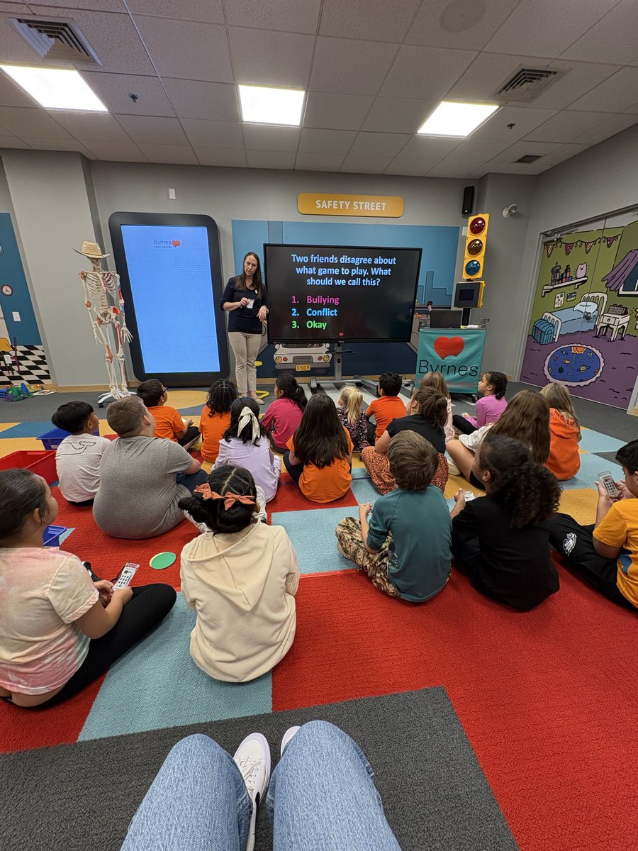 MissSterner's tweet photo. Today we learned two important lessons:
1. We are all unique in our own way
2. We can be a good friend &amp; classmate to help prevent bullying 
Thank you to the Susan Byrnes Health Center for having us! 🧡🖤 https://t.co/hyS7gn7gJO