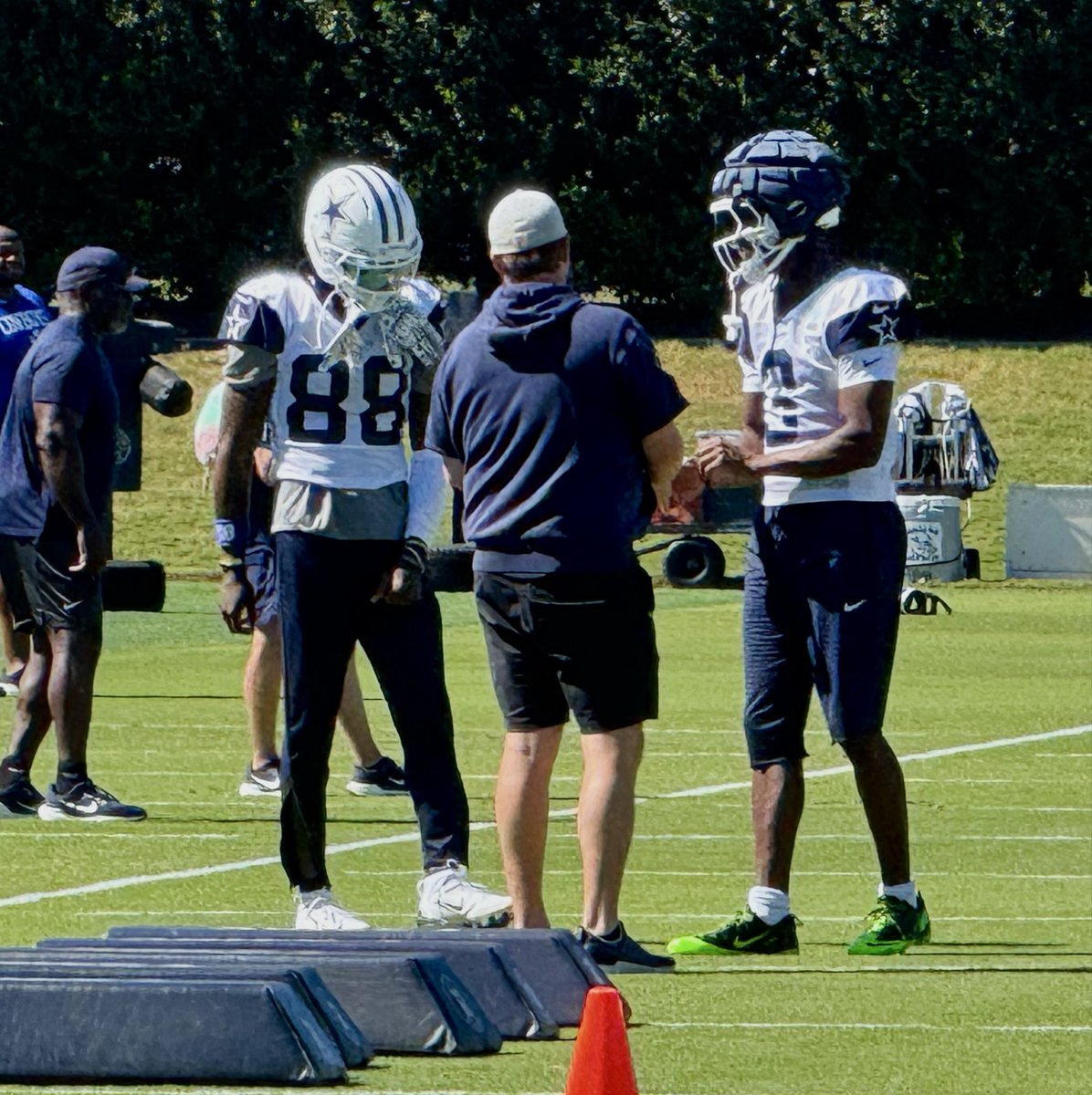 CeeDee Lamb, George Pickens at today’s practice 