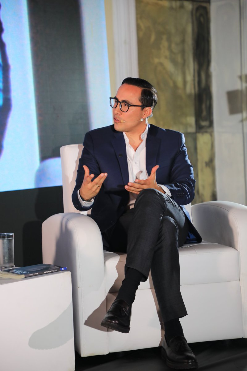 El lanzamiento oficial de mi libro en Bucaramanga. Una historia humana: de fe, resiliencia y esperanza.

Agradezco a quienes me acompañaron en esta velada tan especial y significativo para mí. ✍️🇨🇴

#EnElFosoDeLosLeones #RichardAguilar #Reflexión #Bucaramanga