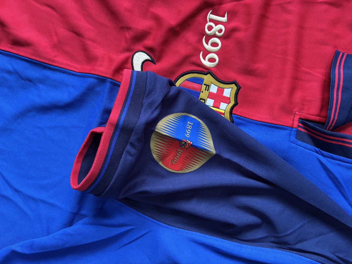 thriftedthrvds's tweet image. Size: Large
Condition: 10/10
Price: ¢200