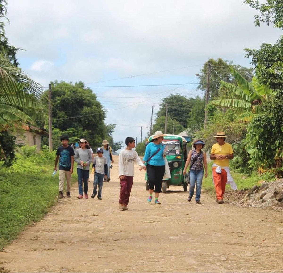 En el Día Internacional de las Mujeres Rurales, celebro a quienes con su fuerza, sabiduría y trabajo sostienen la tierra, la familia y la comunidad. 

Su labor transforma el presente y siembra futuro. Las reconozco y las abrazo con respeto y profunda admiración.