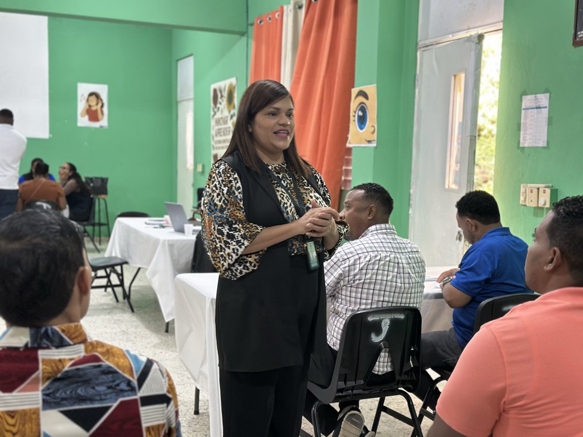 Así se vive la jornada de levantamiento de información en el Distrito 18-02, Tamayo, donde docentes y técnicos aportan valiosos datos sobre sus necesidades de formación. 📚🤝