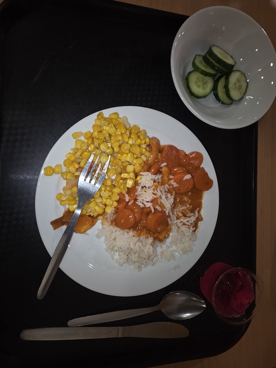 Lots of full stomachs after our evening meal at PGL. Lots to choose from and plenty of healthy choices made at the salad bar. Clean plates all round!