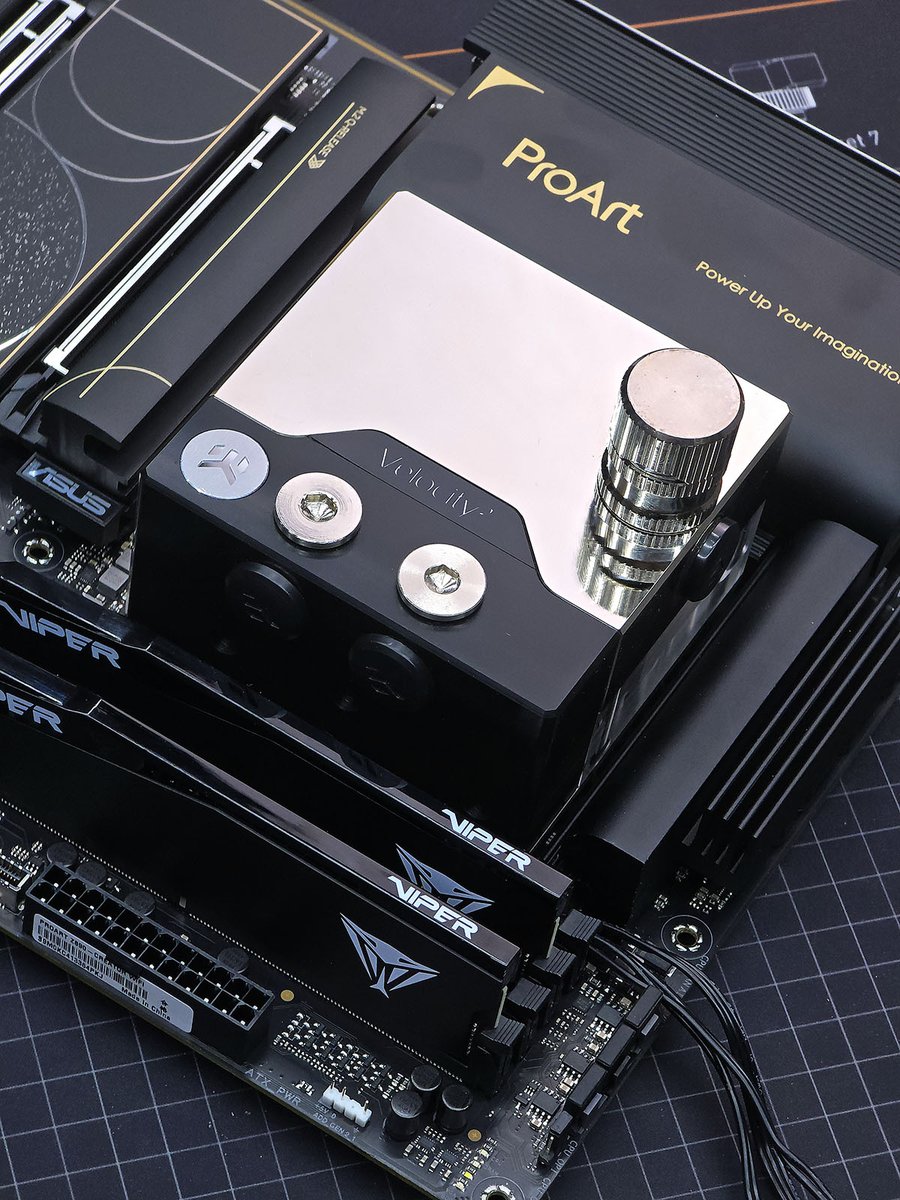 neSSaSSPCmods's tweet image. neSSa - ProArt MINI PC build. Progress...

Hardware:
@ASUS  ProArt PA402
Asus ProArt Z890-Creator WiFi
Asus PRIME @NVIDIAGeForce  RTX 5070
Asus TUF 850w 3.1
@IntelGaming  Ultra Core7 265k
Patriot Viper Elite 5 Ultra 96G
Patriot Viper VP 4300 2Tb
@EKbyLMTEK  water cooling