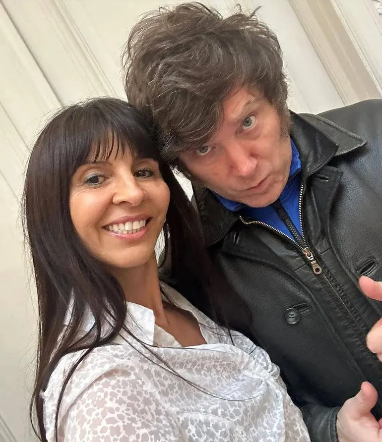 FabianFerrante's tweet photo. La agarraron en Florida con 15 kilos de cocaína y U$S 67000 en efectivo. Fue presa. La juzgaron, la condenaron y la deportaron. Hoy es diputada nacional y candidata a Senadora por Río Negro.  
María Lorena Villaverde, prima política de Fred Machado, otra narcotraficante de Milei. https://t.co/O5OkqUtT06