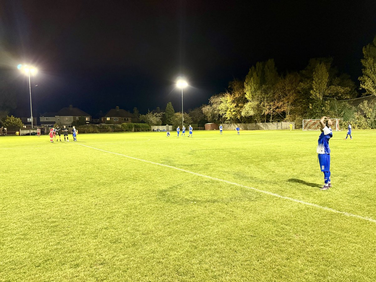 KO | FA Youth Cup

Line up for the #YoungGladiators

1. Dickinson 2. Outram 3. Mangabe 4. Wajs 5. Wainwright 6. McCann 7. Dooley 8. Young 9. Taylor 10. Vintis 11. Ebambe

#MatlockTownFC #FAYouthCup