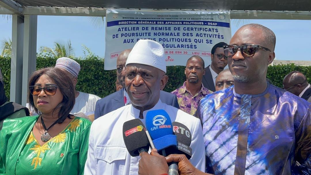 ⭕️ Guinée : 51 nouveaux partis politiques certifiés par le MATD

is.gd/k6QYa5