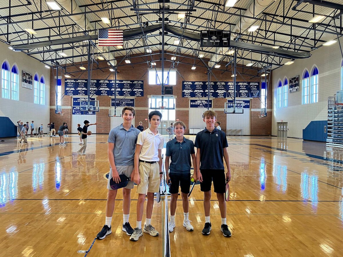 sluhjrbills's tweet image. Congrats to freshmen Henry Thies and Lucas Yoffie, your 2025 SLUH Intramural Pickleball champions! Fellow freshmen Thomas Comerford and John Boevingloh put up a good fight, but Henry and Lucas emerged victorious and claimed their socks. #SLUHLife