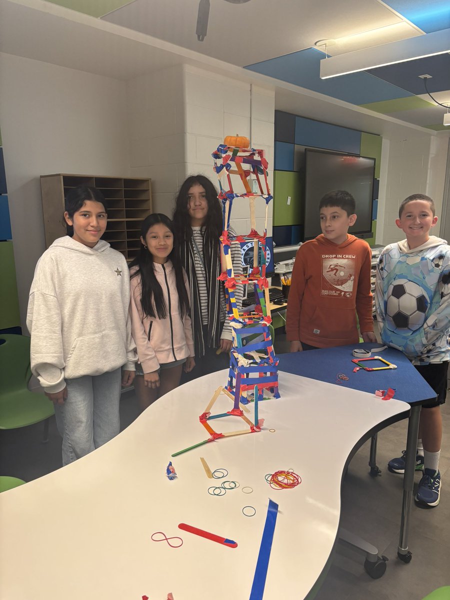 MrsSorensen2's tweet photo. Pumpkin Tower Challenge continues 🎃🏗️@esm_csd https://t.co/zXXMrnYKMc