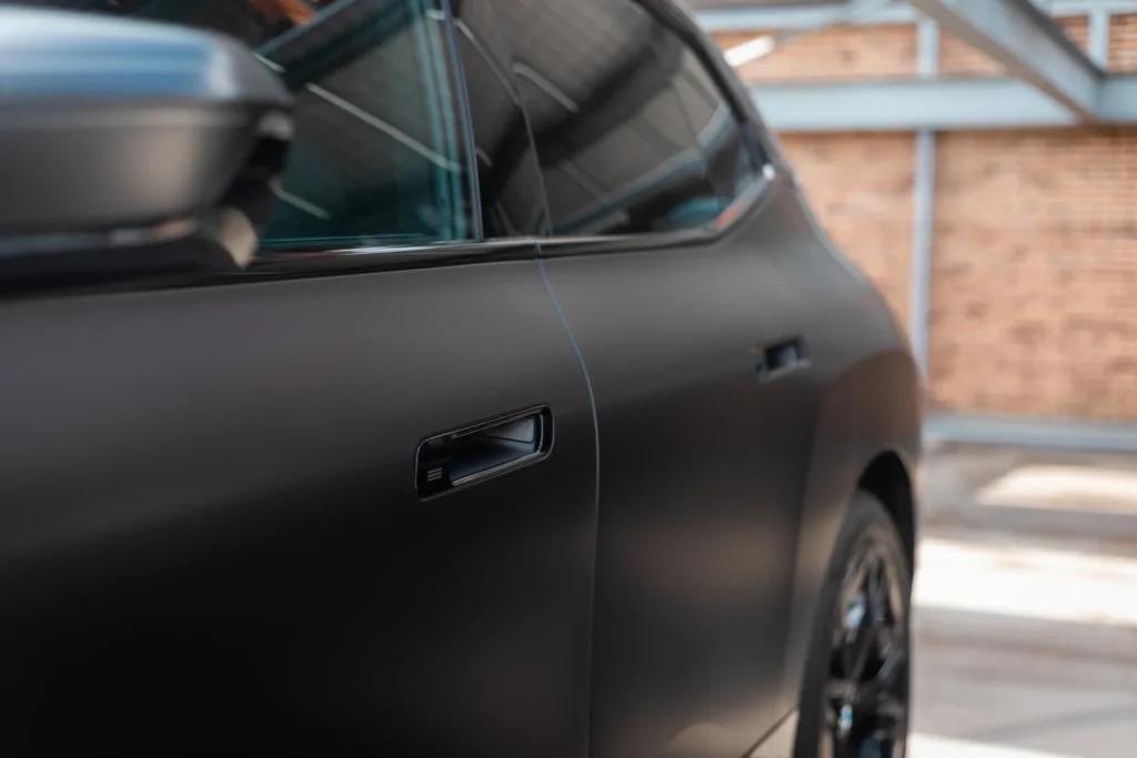 Jeej!!! De nieuwe auto is gewrapped en staat bijna klaar..

Spannond!!