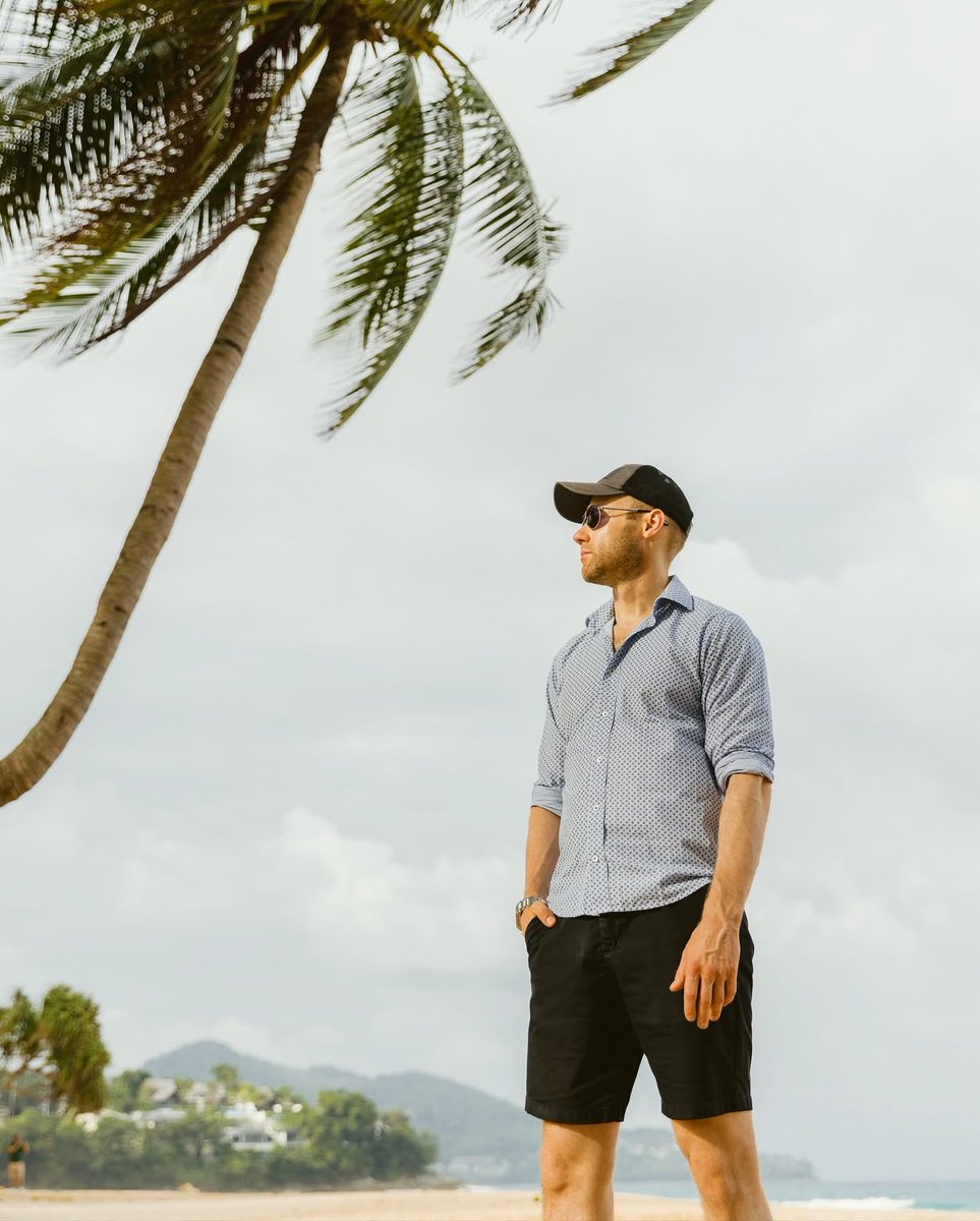 Growth thrives in clarity; when you subtract the clutter, the path to progress becomes abundantly illuminated.

📸📍: Surin Beach, Phuket, Thailand 🇹🇭 

✈️ 🔫 🏝️ 🛂 💼 🧤 👔 😎

#surinbeach #phuket #bangkok #thailand #edmproducer #edmdj