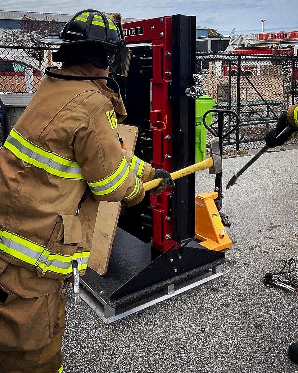 Every second counts in an emergency. That’s why our crews regularly train on forcible entry. The skills and tools needed to quickly and safely get through locked or barricaded doors when lives are on the line.
#AlwaysTrainingAlwaysReady