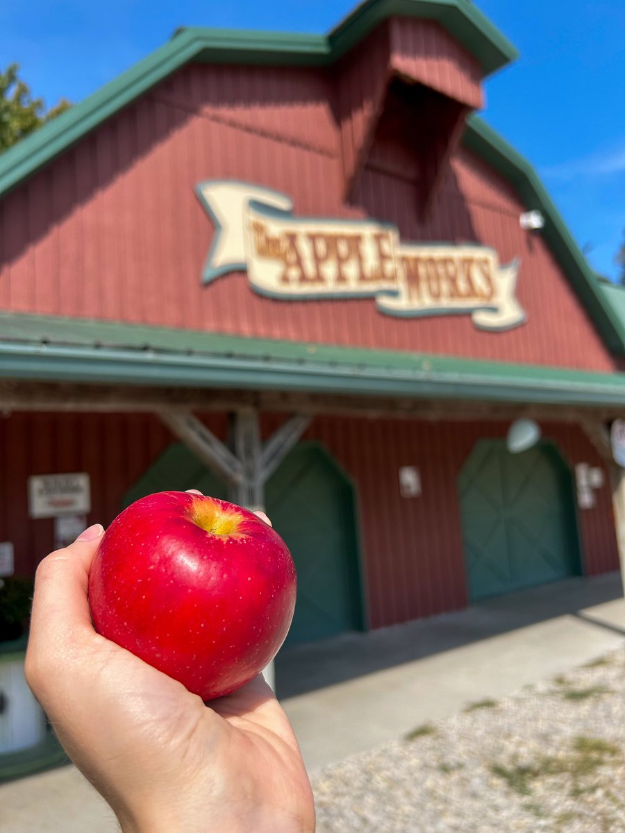 Find all your harvest fun at one destination: The Apple Works in Trafalgar! Spend the day visiting the farm animals, stocking up on delicious apples and making memories. Learn more: festivalcountryindiana.com/apple-works-a-… #festcountryin
