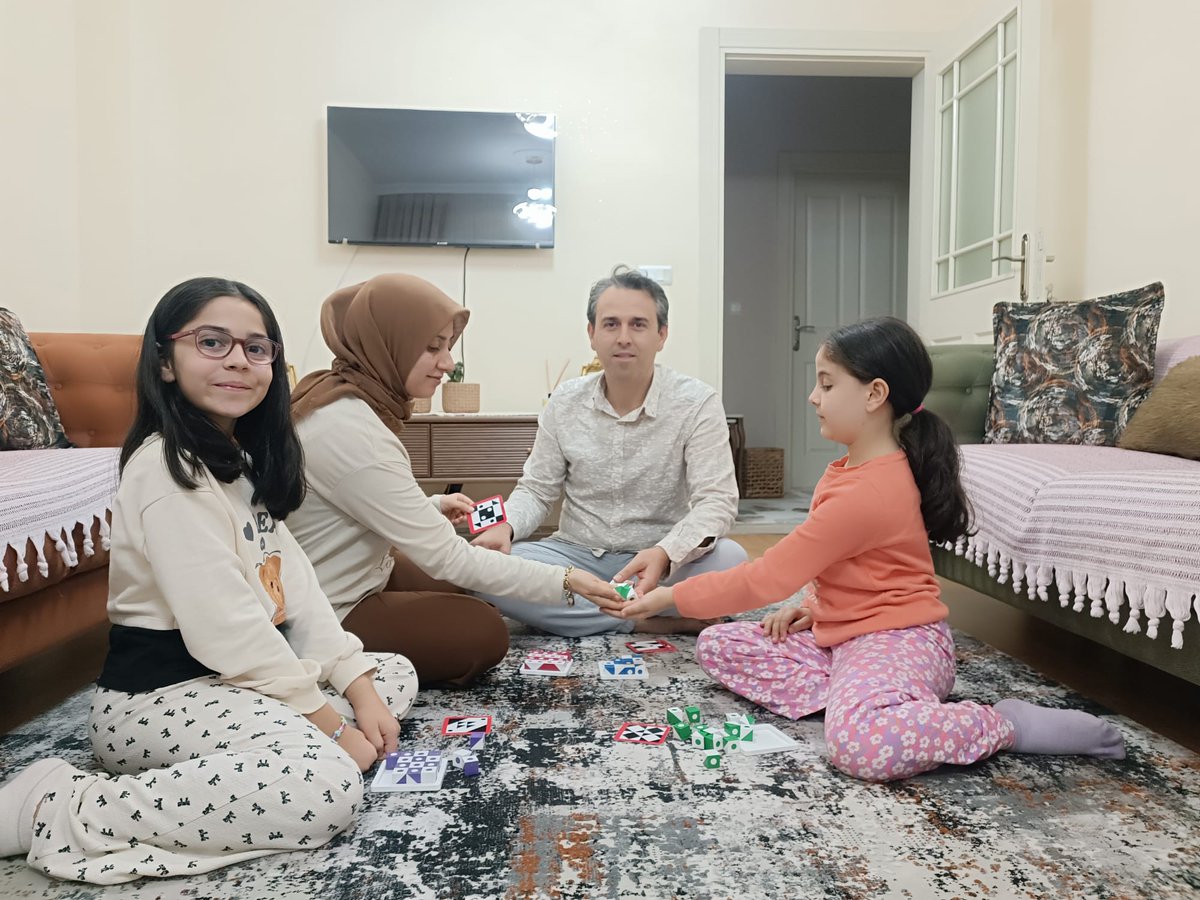 VanilMem's tweet photo. Ekranı Kapat, Aileni Fark Et! ✨

Aile bir arada, çocuklar keşfediyor 💫

Maarif Modeli ile eğitim sadece sınıfta değil, yaşamda da devam ediyor!

#VanAileniFarkEt #TürkiyeYüzyılıMaarifModeli

@tcmeb @Yusuf__Tekin @mnaras https://t.co/q1ev7jyS8P
