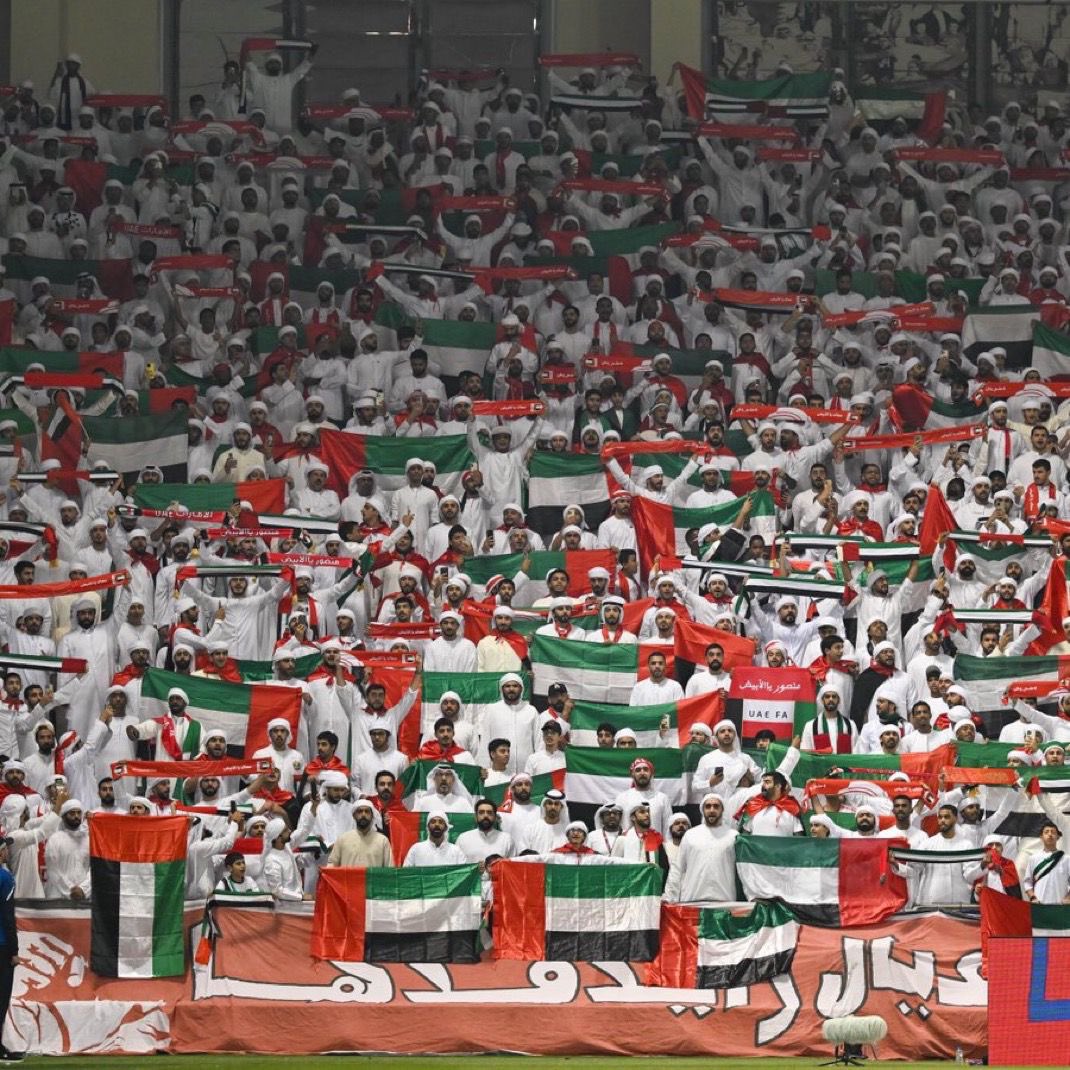 MohamedNajeeb_5's tweet photo. بكم أشرقت شمس الضحى وأرسلت أشعتها برداً وسلاماً على كل من تصالح مع نفسه واتخذ المحبة والسلام أسلوباً لحياته
لم يخشى شمسكم سوى طيور الظلام
في مشوارنا  لتحقيق الحلم خذلنا الجميع
- إتحاد  الكرة الذي لم يتحرك  لإستضافة  التصفيات أو المطالبة بحق طريقة الذهاب والإياب وهم يعلمون من تجارب سابقة أنه حين تستضيف بعض الدول تجمع الفرق لن تكون لك الفرصة بالتأهل وإن كنت الأفضل 
- المدرب واللعيبة  الذين كانوا بأسوأ حالاتهم وتم استفزازهم بطريقة مؤثرة 
- لن أتحدث ع�� الإتحاد الأسيوي فذوي الشأن أدرى به ولم يحركوا ساكناً
- اللجنة المنظمة  والتي للأسف وبتعمد  خصصت أماكن تفصل جماهيرنا عن جماهيرهم مليئة بالسودانيين المعادين لنا ومرتزقة آخرون من دول أخرى الذين ومن قبل أن تبدأ المباراة وهم يؤشرون لجماهيرنا بطريقة لا أخلاقية ويشتمون الدولة ويرفعون علم فلسطين وكأننا كارهين للفلسطينيين  
لنا معها عودة
حكايتي هنا
 انتم من بدأها ومازالت مستمرة تجري بدمي وتحرك مشاعري ومشاعر الوطن
حكايتي انتم أبناء زايد أنتم شمس النهار التي أضاءت بالأمل كل بقعةٍ مظلمة
أنتم من صنعتم لنا الفرحة وأنتم  ذلك الحلم الجميل حلم الوطن