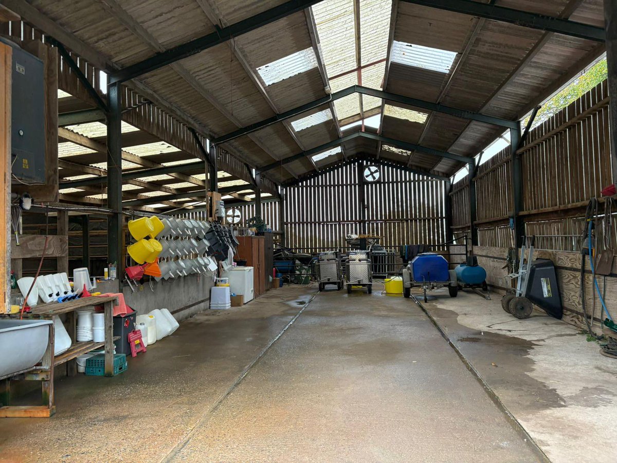 Great Johnes control meeting kindly hosted by Oakshall Farm, with <a href="/AHDB_Dairy/">AHDB Dairy</a> and James Hanks of Panlivestock and <a href="/actionjohnes/">ActionJohnes</a> Aiming at an ATV of <5.5% for #teamdairy by 2030