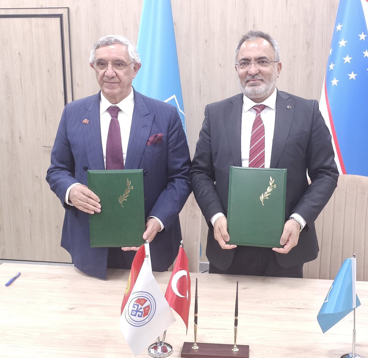 ybuankara's tweet photo. Ankara Yıldırım Beyazıt Üniversitesi Rektörümüz Prof. Dr. Ali Cengiz KÖSEOĞLU, Özbekistan Taşkentte faaliyetine başlayan Türk Devletleri Uluslararası Üniversitesi'nin  tanıtım toplantısına katıldı.

Etkinliklerin ardından üniversitemiz ile ev sahibi Türk Devletleri Uluslararası Üniversitesi, Taşkent Devlet Ulaştırma Üniversitesi ve Kırgızistan-Türkiye Manas Üniversitesi ile iş birliği anlaşmaları imzalandı.

@acengizkoseoglu
@Turkic_States